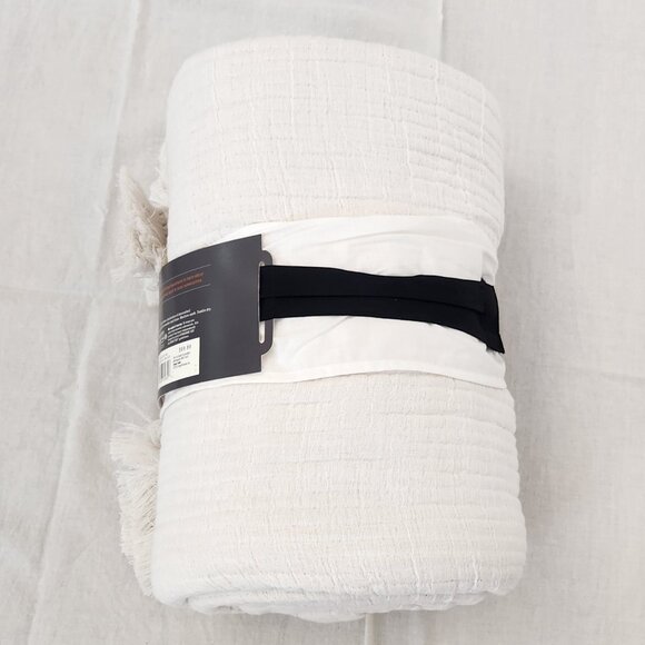 Hearth & Hand - Full/Queen Textured Matelasse Textured Coverlet and 2 Shams - Picture 4 of 13